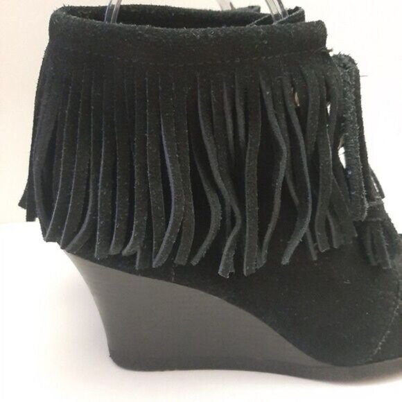 MINNETONKA Fringe Suede Lace-Up Wedge Heel Booties Black Size 6.5 - Picture 4 of 16